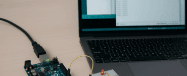 Download Arduino IDE gratis til Windows, Mac og Linux. Nem og open-source platform til at kode dine egne Arduino-projekter.