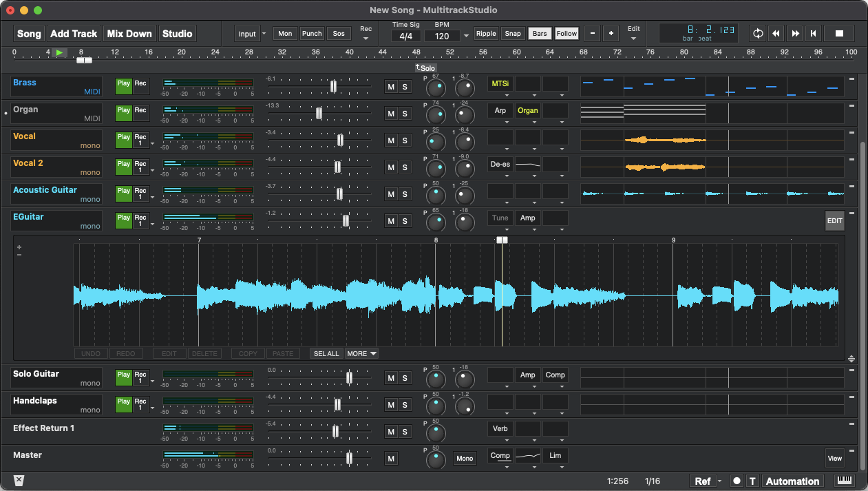 MultitrackStudio Lite brukergrensesnitt med multitrack-musikkprosjekt som viser lyd- og MIDI-spor, mikser, effekter og waveform-redigering på macOS