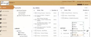 SAM Broadcaster Cloud brugerflade med playlister, mediebibliotek og kø-funktion under test af webbaseret internet radio