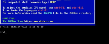 DOSBox startet på Windows med den klassiske blå velkomstskærm og DOS-prompt, klar til at køre gamle DOS-spil.
