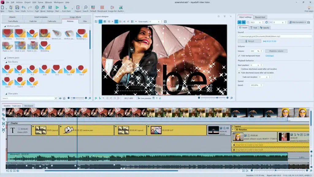 Skærmbillede af AquaSoft SlideShow, hvor tidslinjen, billedeffekter, bevægelsesbaner og lydindstillinger vises i et aktivt projekt med foto, tekst og musik.