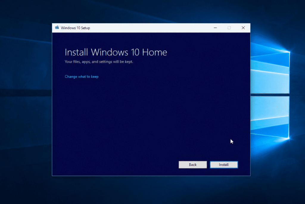 Windows 10 Home-Installationsfenster während eines Tests mit der Option, Dateien, Apps und Einstellungen zu behalten.