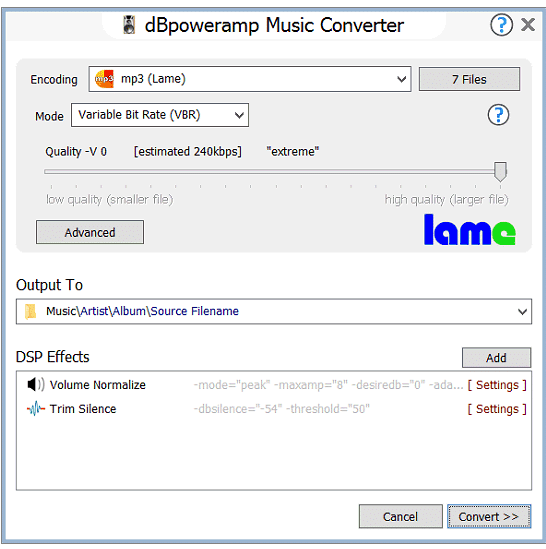 Skjermbilde av dBpoweramp Music Converter, der lydfiler konverteres til MP3 med LAME-enkoder, variabel bitrate (VBR) og høy kvalitet, samt innstillinger for utdata-mappe og DSP-effekter som volumnormalisering og trimming av stillhet.