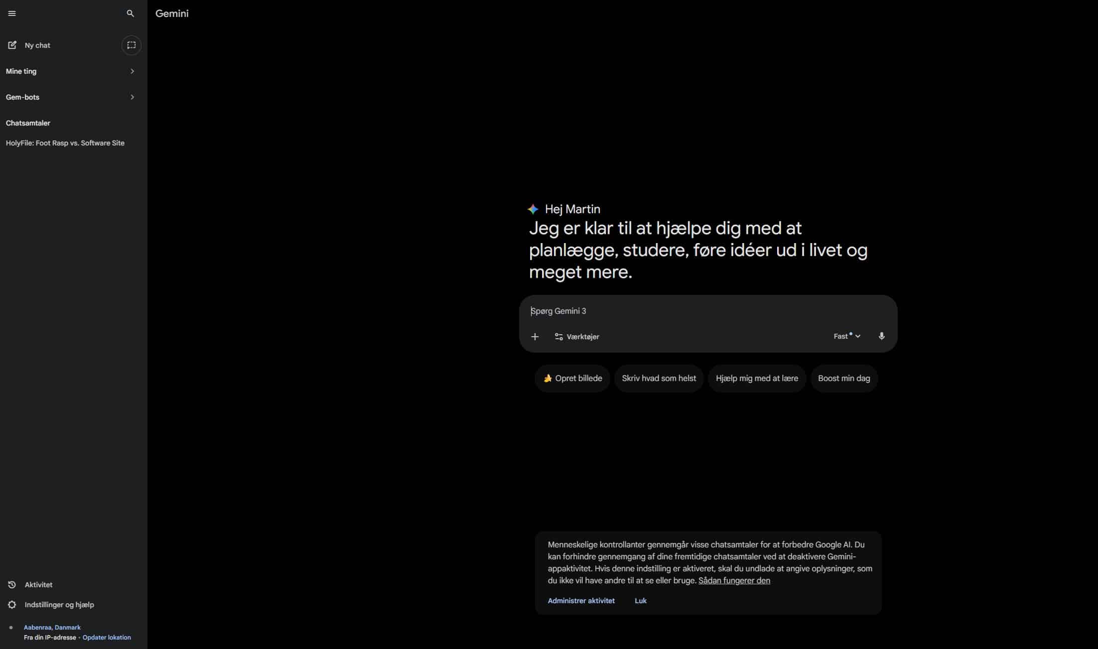 Gemini AI-startskjerm i mørkt design med norsk velkomstmelding og mulighet til å stille spørsmål direkte i chatten