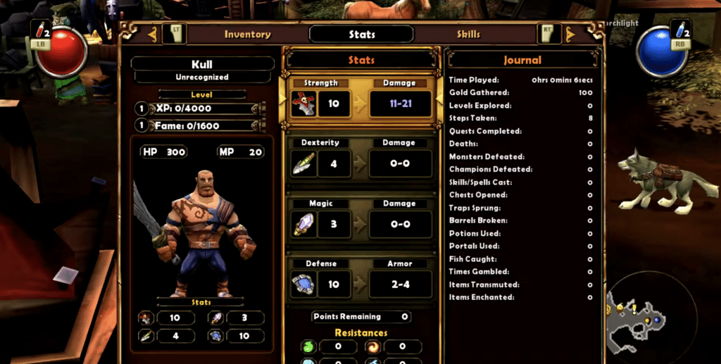 Torchlight gameplay med karakterstatistik, inventory-menu og kæledyr synligt i byen under vores test.