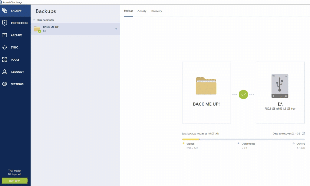 Acronis True Image på Windows 11 med backupoversikt, der Back Me Up! kjører til ekstern disk (E:) i vår test