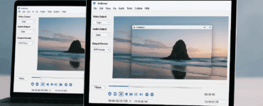 To bærbare computere – en Mac og en Windows-pc – viser Avidemux-programmet med et videoklip af en strand og klippe i solnedgang. Programvinduet viser redigeringsværktøjer og tidslinje.
