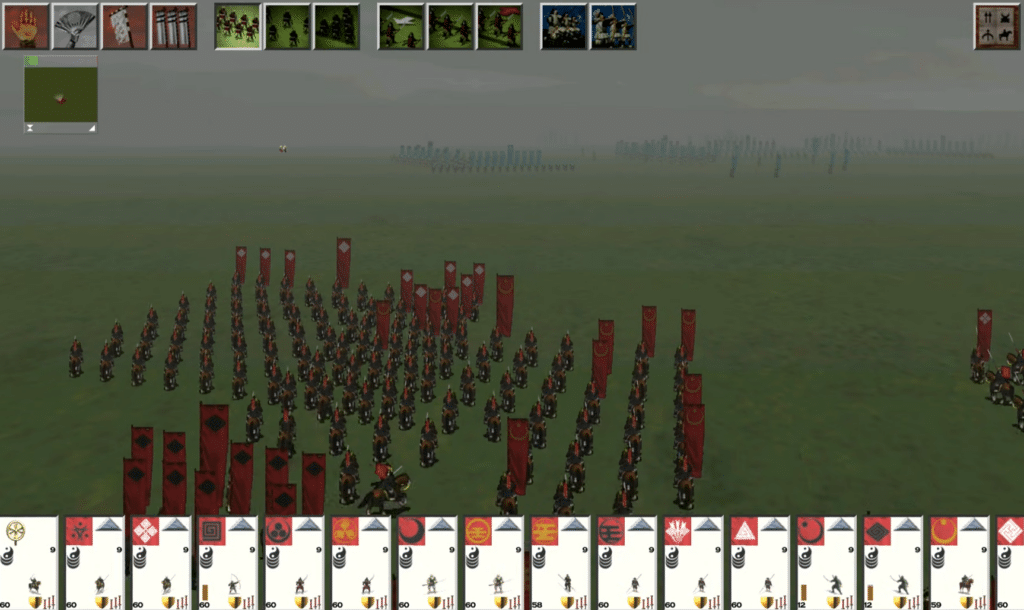 Shogun: Total War -taistelukenttä samurairatsuväen, jalkaväen ja viholliskokoonpanojen kanssa sumuisessa maastossa