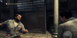 Screenshot fra Mafia 2, hvor Vito Scaletta er i nærkamp med en fange under missionen Settle the score with O’Neill.