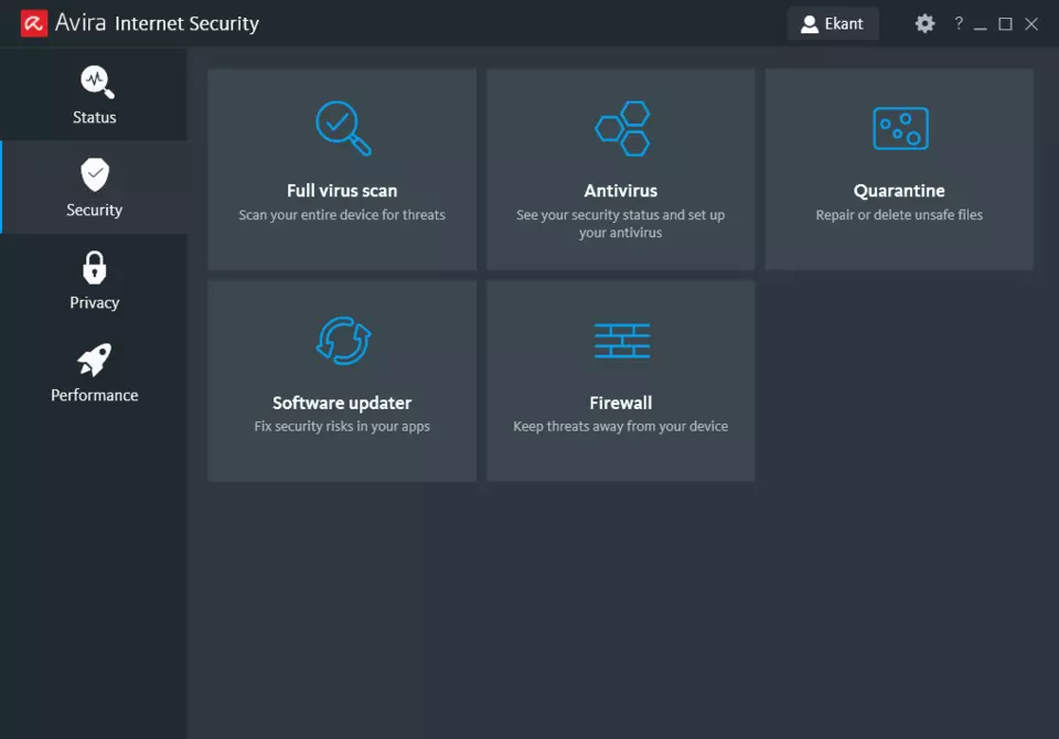 Avira Internet Security brukergrensesnitt på Windows med oversikt over antivirus, full virusskanning, karantene, programvareoppdatering og brannmurfunksjoner