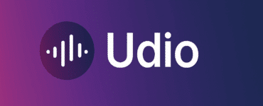 Udio logo på en lilla baggrund med musikbølger til venstre for logoet.