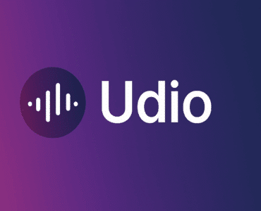 Udio logo på en lilla baggrund med musikbølger til venstre for logoet.