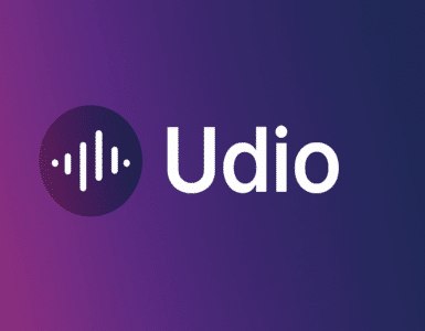 Udio logo på en lilla baggrund med musikbølger til venstre for logoet.