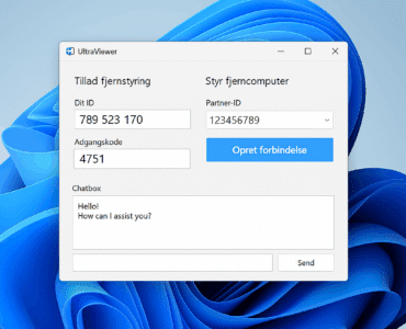 Screenshot af UltraViewer på Windows 11, der viser hovedvinduet med ID, adgangskode, partner-ID felt, chatboks og knappen 'Opret forbindelse' til fjernsupport.