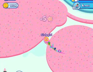 Gameplay-skærmbillede fra Paper.io 2 hvor spilleren “Girlygirl” forbinder to store territorier og udvider sit område, mens procentvis kontrol og leaderboard vises øverst på skærmen.