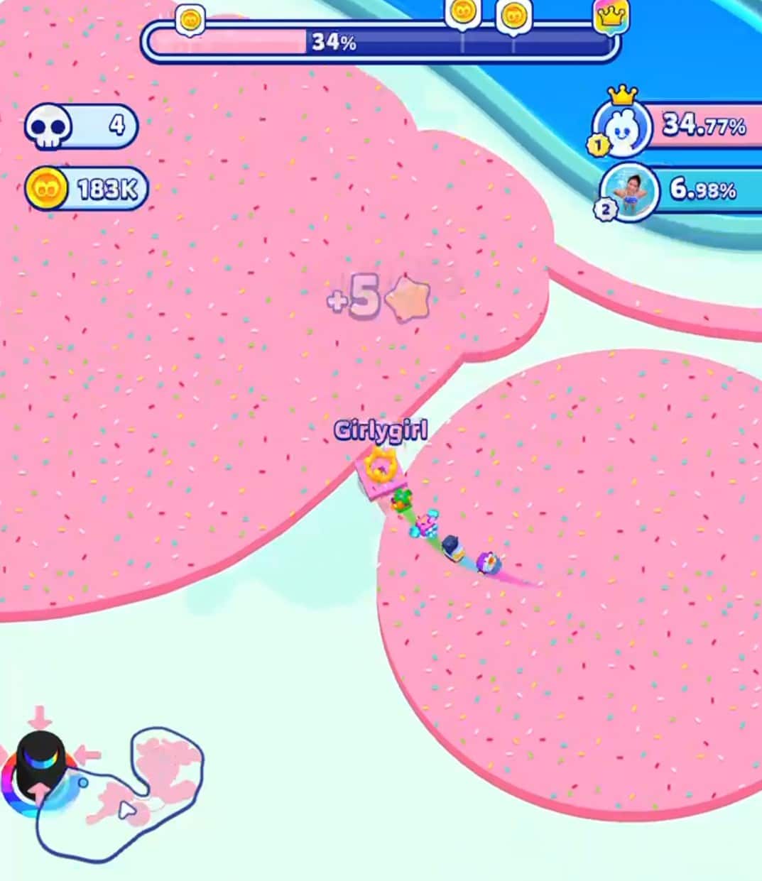 Gameplay-Screenshot aus Paper.io 2, in dem die Spielerin „Girlygirl“ zwei große Territorien verbindet und ihr Gebiet erweitert; oben werden prozentuale Kontrolle und Rangliste angezeigt.