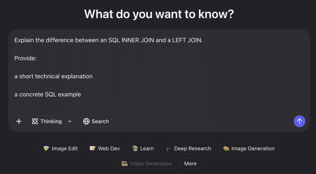 Qwen AI answers a technical question about the difference between SQL INNER JOIN and LEFT JOIN in a structured, code-focused interface.