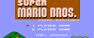 Super Mario Bros. startskærm med klassisk 8-bit grafik, hvor Mario står foran den ikoniske titelmenu fra Nintendo-spillet.