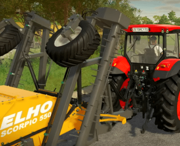 Rød Zetor-traktor med frontlæsser og gult landbrugsredskab i Farming Simulator.