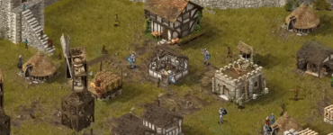 Screenshot fra Stronghold: Definitive Edition, hvor borgens indre ses med boliger, lager, soldater, stenmure og middelalderlig produktion.