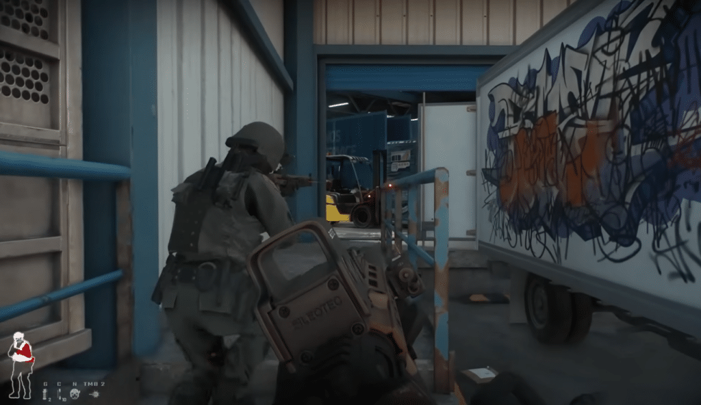 Ready or Not gameplay with a SWAT officer advancing behind a shield near a warehouse.