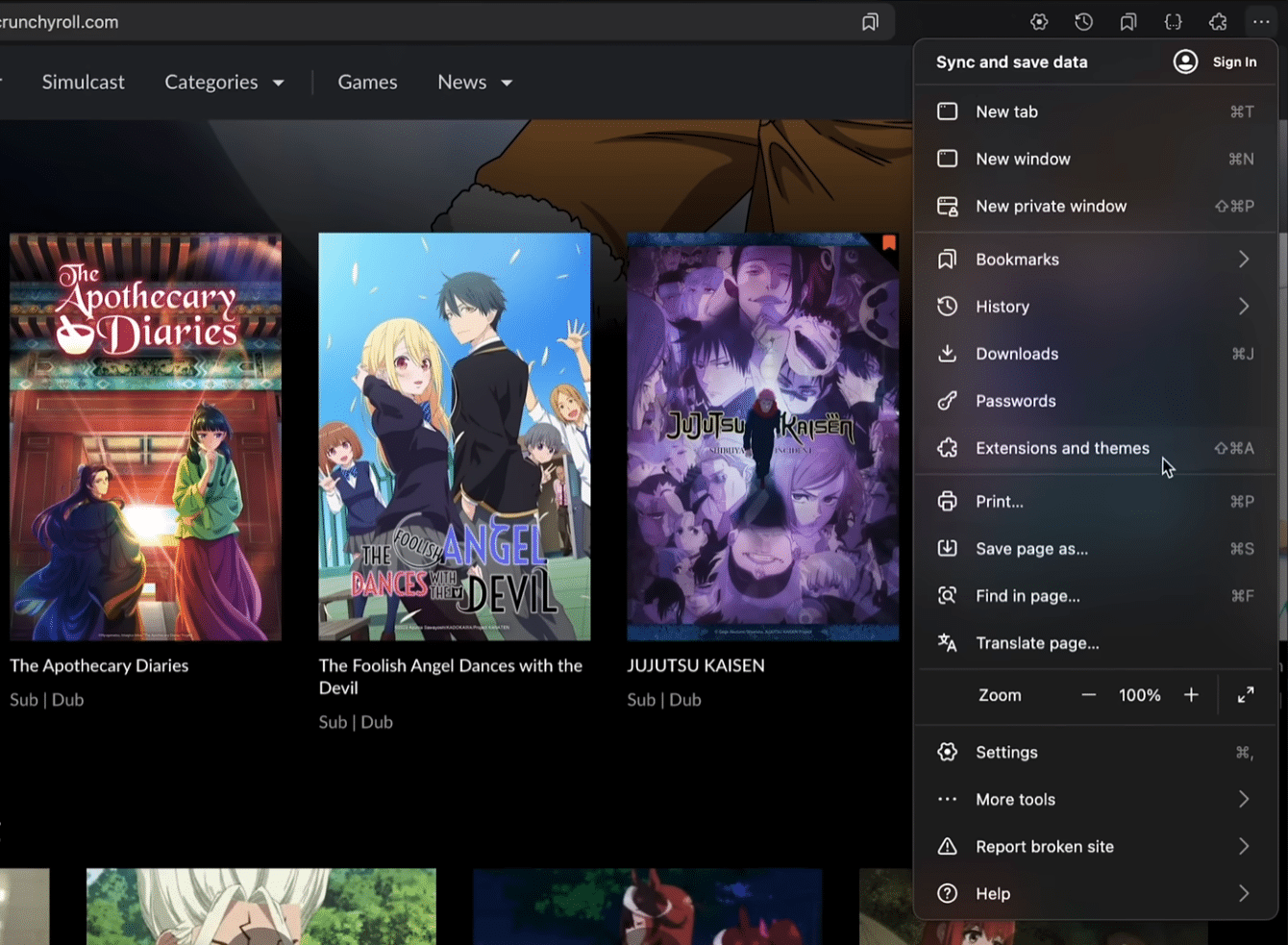 Zen Browser shows an open menu with access to bookmarks, history, downloads, passwords, extensions and settings, while Crunchyroll is open in the background.